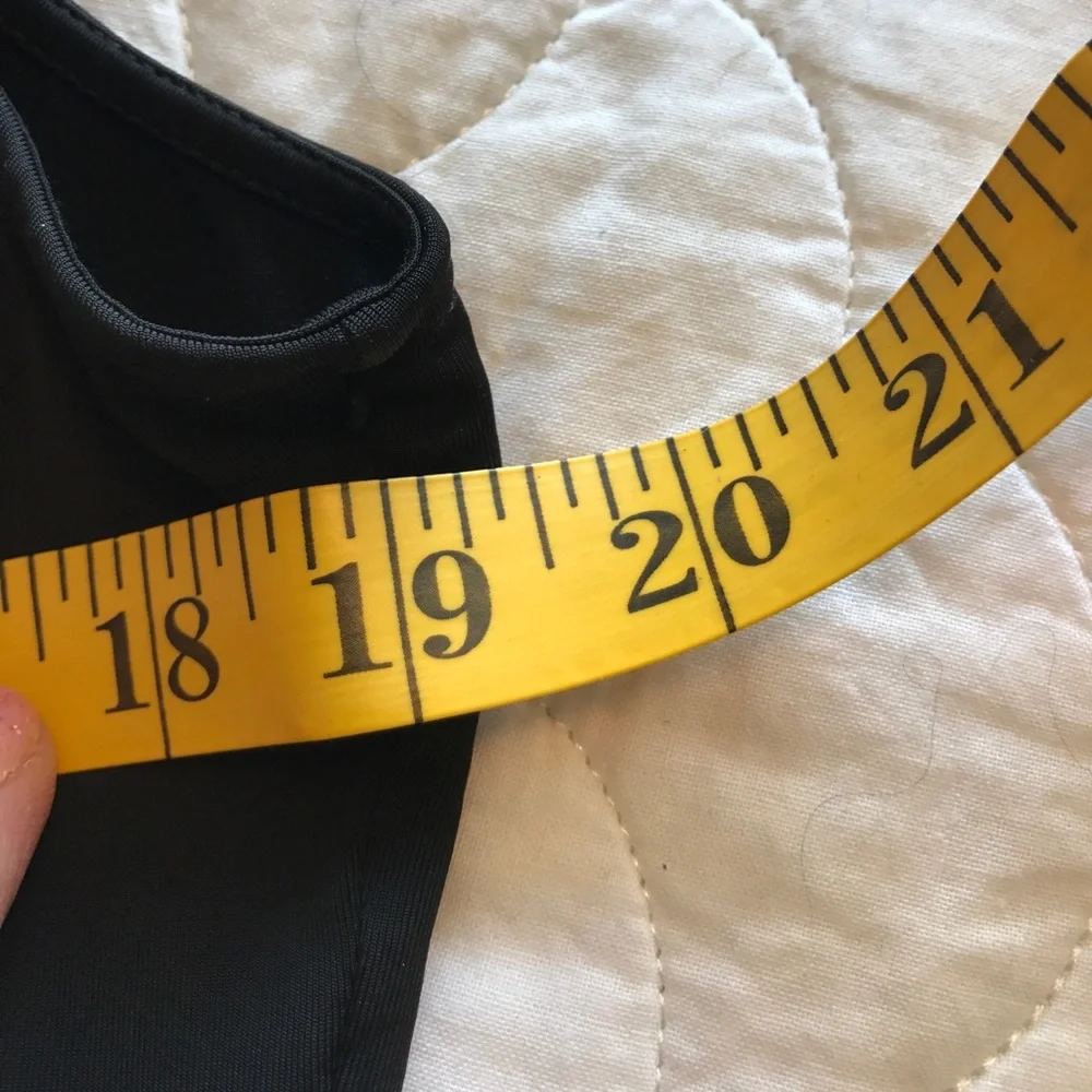 WHBM Top Detailed Shoulder - Picture 7 of 8